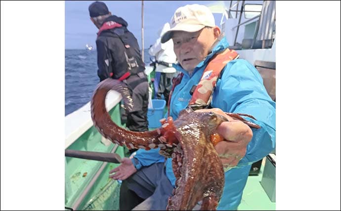 那珂湊沖のエギタコ釣りで2kg超えマダコ手中！【茨城】船中オデコなし＆ツ抜け達成者も