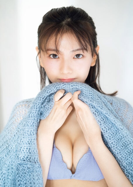 『週刊プレイボーイ』のグラビアに登場した大熊杏優