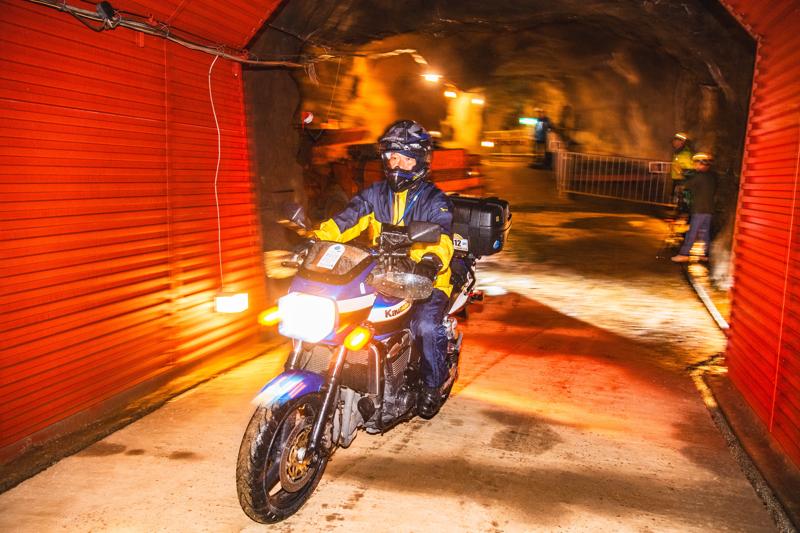 全国唯一！鉱山の坑道をバイクで駆け抜ける！
