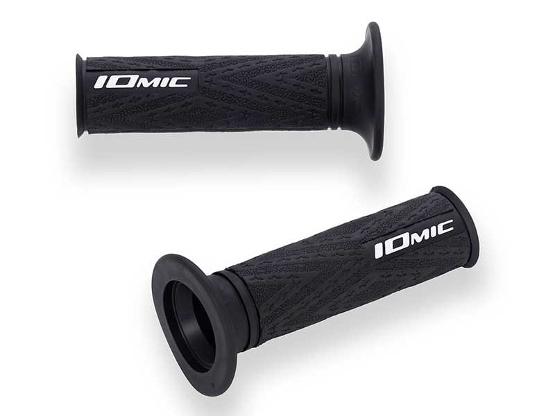 握り心地しっとりで操作性向上！ ゴルフグリップの IOMIC × プロト 共同開発の新素材バイク用グリップが発売 メイン