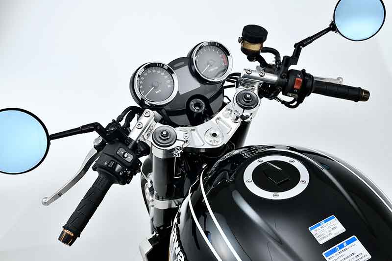 Z900RS/Cafe用「BACK-STEP Type2 4ポジション/スポーツライディングハンドルキットType3」がオーヴァーレーシングから発売! 記事3