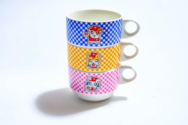 とっとこハム太郎スープマグカップ。こちらは斜めのギンガムチェック