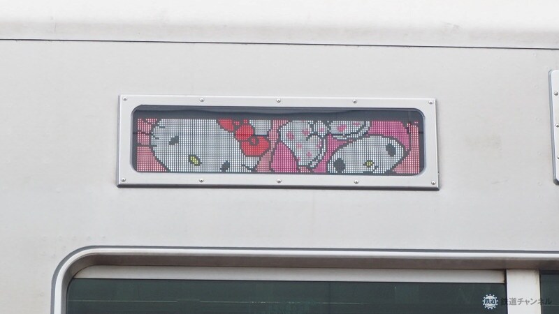 京王電鉄 サンリオキャラクターのラッピングトレイン