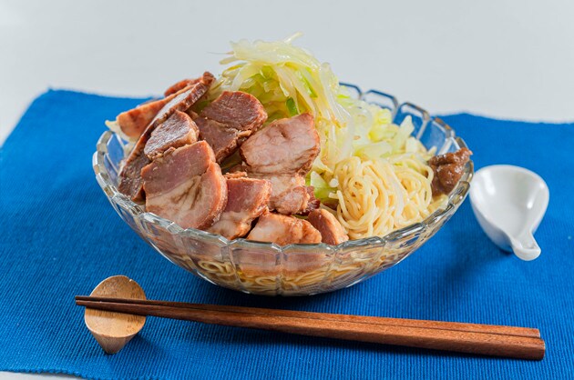 （４）完成！「冷やし中華で夏二郎！　ニンニクポン酢ラーメン」