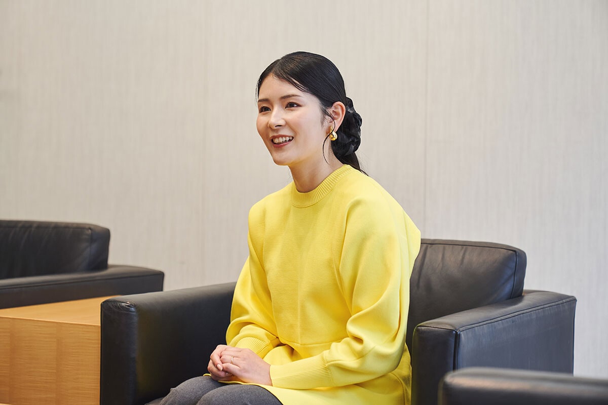 「絶対に産みたくないわけではないけど、『結婚したらすぐ子供を』と当然のように言われることには疑問を感じる。そうしたグラデーションのある気持ちを表現したかったんです」と話す月岡ツキさん