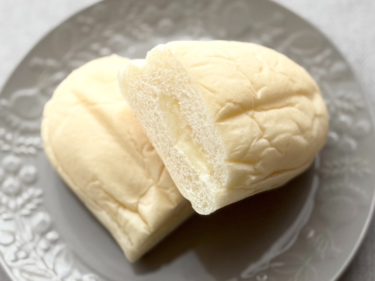 しっとりもちもちなのにシャキシャキ！【ファミマ】人気パンの新作を実食