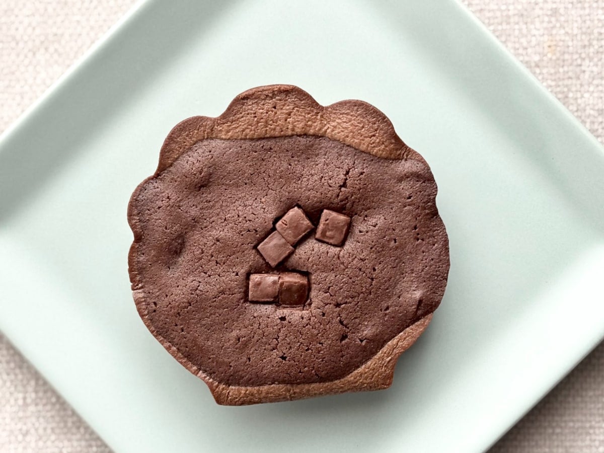 「ビター」「周りカリカリ、中しっとり」【ファミマ】の数量限定おやつ