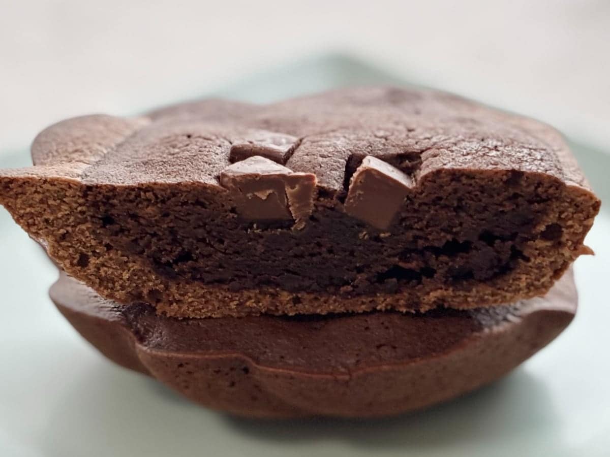 「ビター」「周りカリカリ、中しっとり」【ファミマ】の数量限定おやつ