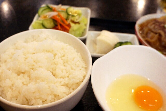 定食セットで800円