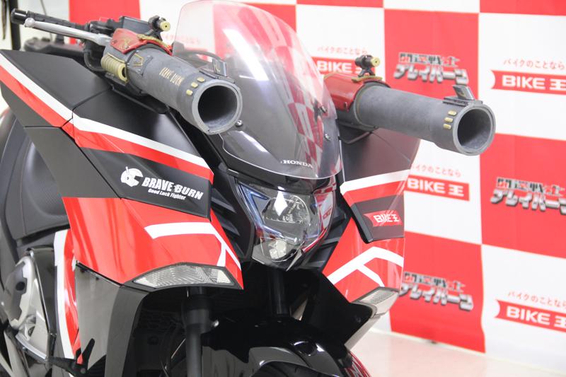 バイク王、開運戦士ブレイバーンに“戦術車両”として特別仕様のホンダNM4を提供!
