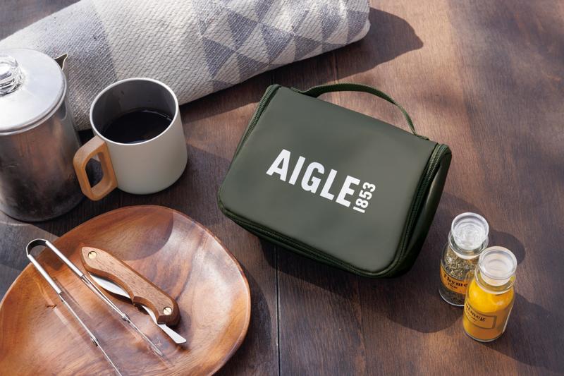 AIGLEの白いロゴがカーキのナイロン地に映える!『AIGLE吊るせるマルチ