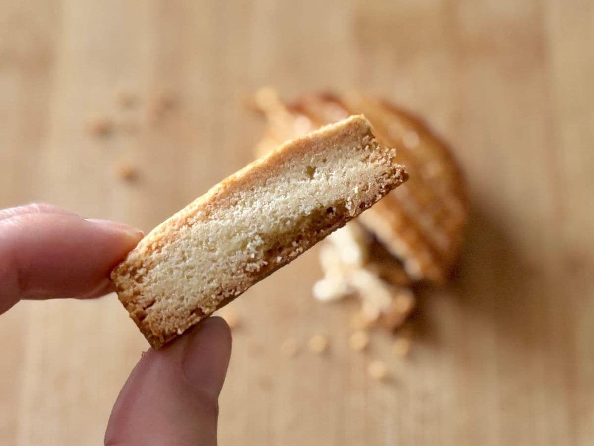 厚焼き生地とバターがたまらん♡【無印良品】フランス伝統焼き菓子がウマすぎる