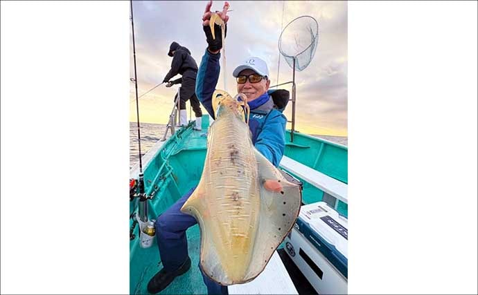 【沖のルアー釣果速報】志摩沖のティップランエギングで1.2kg良型アオリイカ浮上（三重）