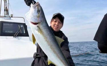 【沖釣り釣果速報】玄界灘の落とし込み釣りでヒラマサ110cm浮上!船中で青物50尾超えも(福岡)