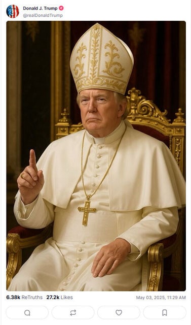 教皇にコスプレしたトランプ米大統領。彼に怖いものはないのか？（写真：時事）