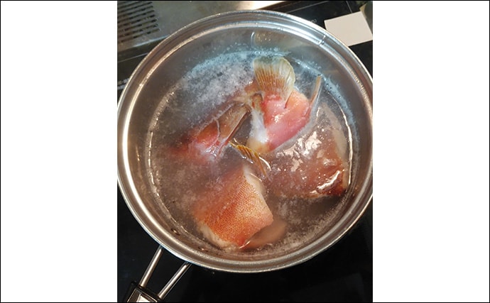 釣魚で作る「フレンチ風」レシピ：アカハタのブイヤベース　セロリがアクセント