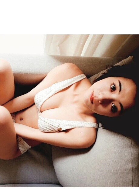 池田エライザ ファースト写真集『pinturita<特典動画付き!>』/撮影:桑島智輝