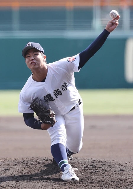 末吉良丞（沖縄尚学）　最速150キロを誇る2年生左腕。沖縄大会の防御率はなんと0.31！