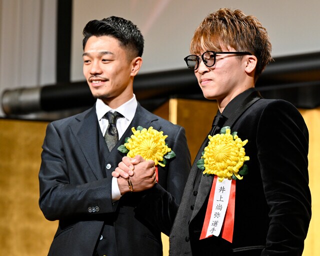 来年5月、現WBC世界バンタム級王者・中谷（左）との日本人対決が、東京ドームで予定されている