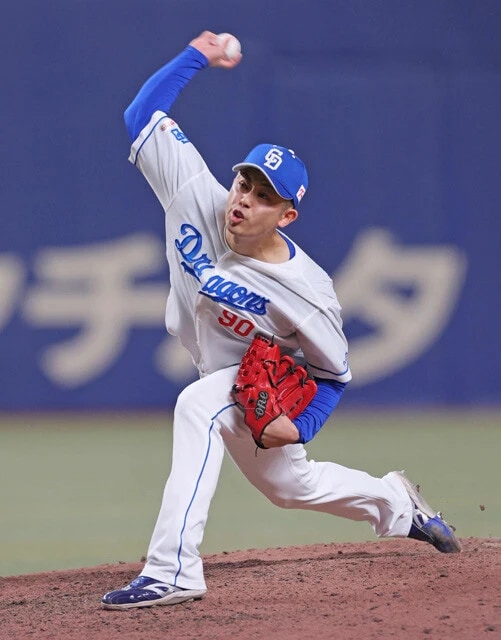 今季から抑えを任された松山。シーズン途中に右肘の故障で約1ヵ月離脱するも最多セーブのタイトルを獲得した