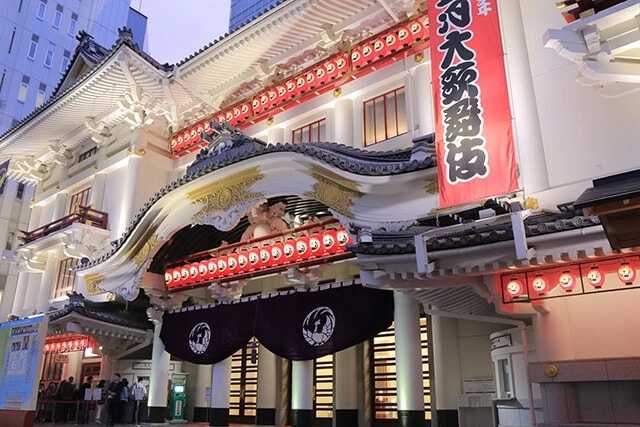 東京・銀座の歌舞伎座。一年を通じて歌舞伎を見ることができるという点で、世界で唯一の劇場である
