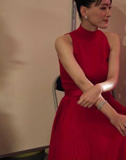 Instagram:綾瀬はるか(@ayaseharuka_official)より