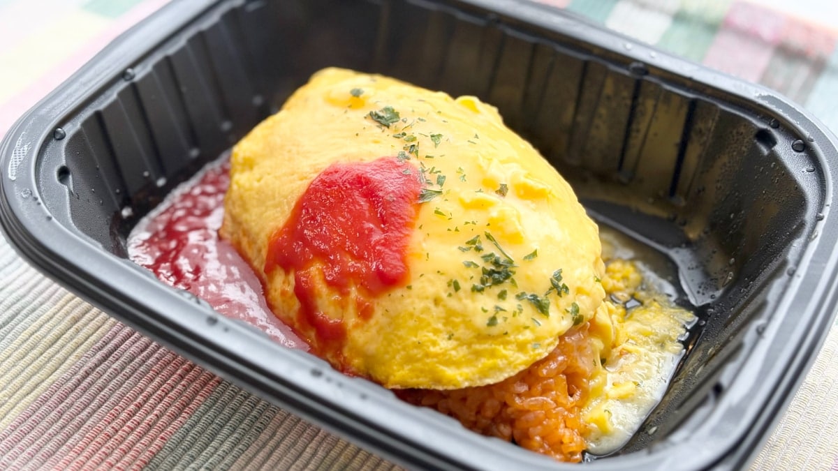 卵を1.8倍超の厚みにリニューアル！【ファミマ】人気店監修冷凍グルメ