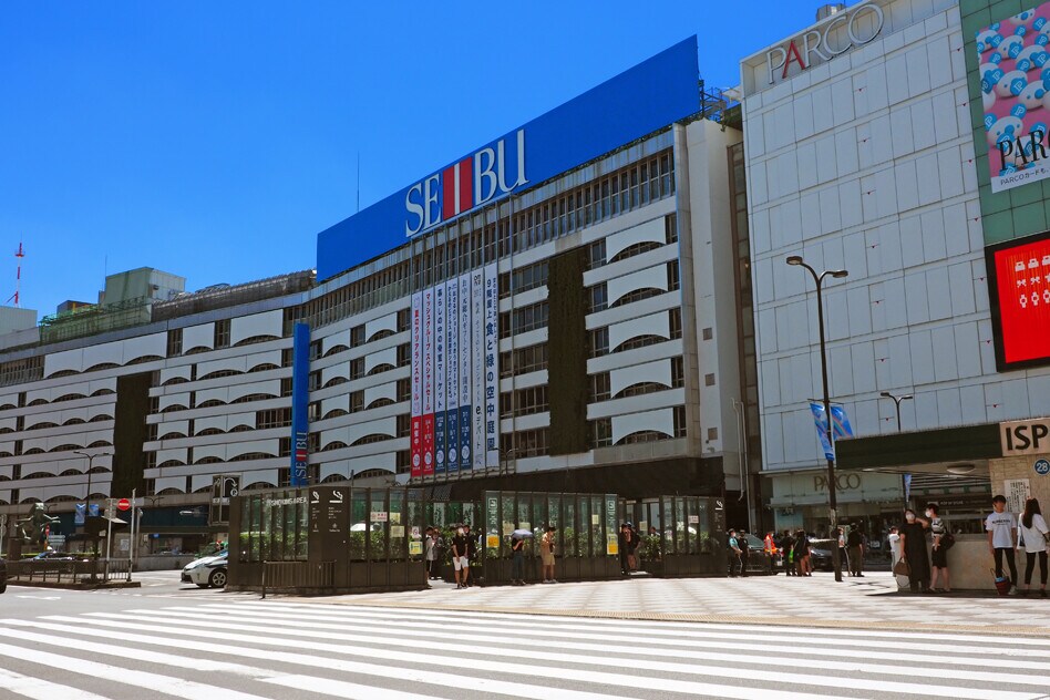 インバウンドが戻れば百貨店の業績は格段に向上する。しかし株価には織り込みがある程度済んでいるため投資妙味は少ない。※写真はイメージです