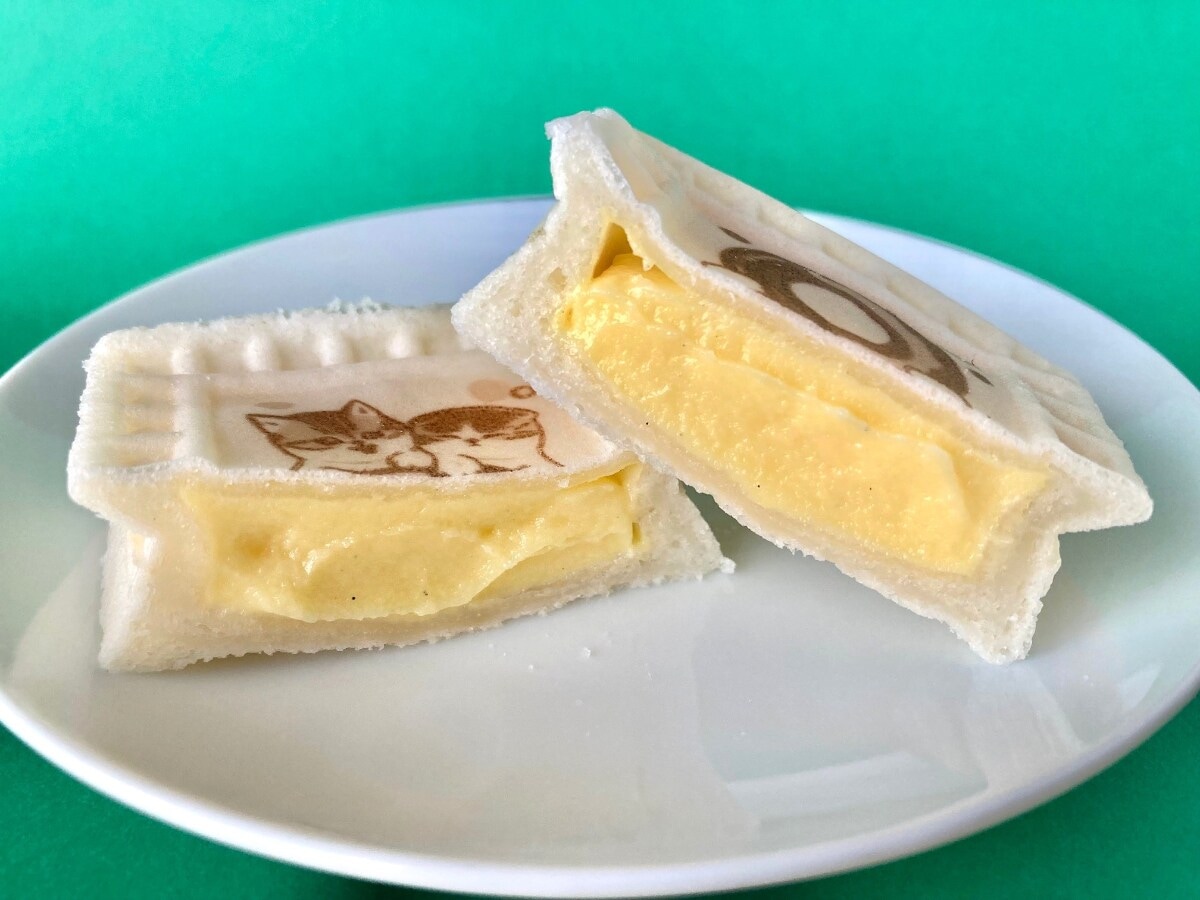 可愛いデザイン！シール付きで嬉しい！【ファミマ数量限定】「mofusand わっふれ～む」