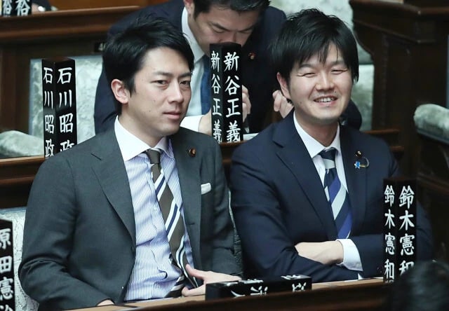 小泉前農相（左）が「消費者のほうを向いたコメ農政」への転換を目指して打ち出した改革案を、鈴木農相（右）が引き継ぐ気配はない