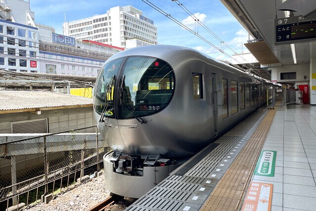 「特急ラビュー」  