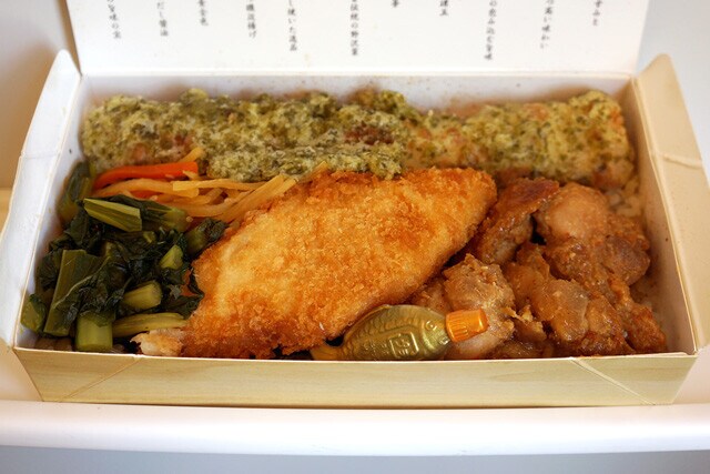 いちのやの「海苔弁」（税込み1083円）  