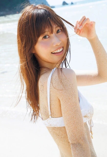 『週刊プレイボーイ』のグラビアに登場した西澤由夏