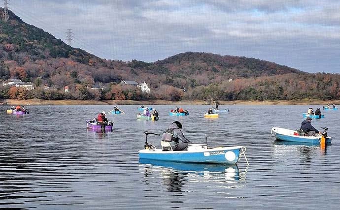 入鹿池のボートワカサギ釣りで2人300匹超！【愛知】回遊大群を捉えて兄弟対決制す