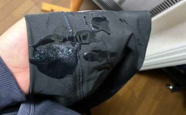 「転んでウェーダーが破けた!」 ボンドを使った補修方法と作業時の注意点を解説