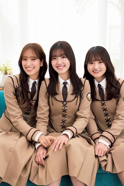 (左から)佐々木久美、佐々木美玲、高瀬愛奈