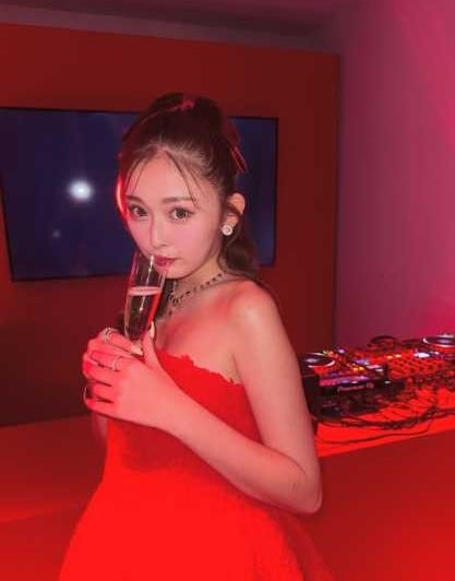 Instagram:ゆうちゃみ(@chamitan_0908)より