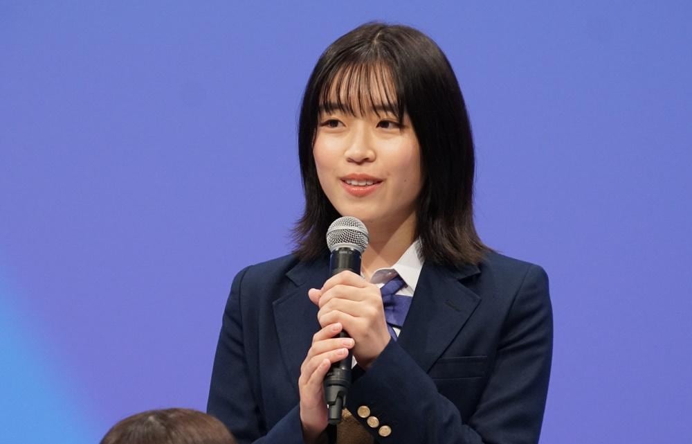乃木坂46賀喜遥香＆筒井あやめが、プラモ組み立て生披露で「ギブバース！」：量産型ルカ　