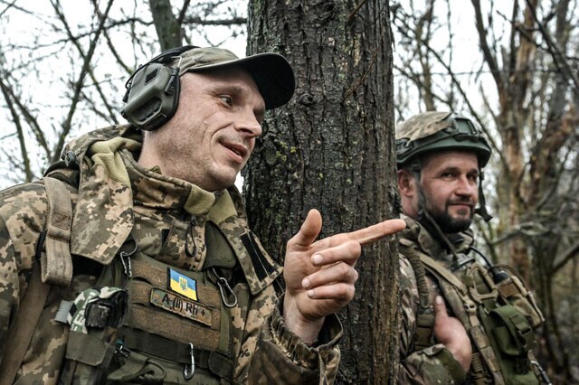 3月18日、ウ軍兵士は「包囲されていない」と語り後退したのを認めた（写真：ABACA PRESS／時事通信フォト）