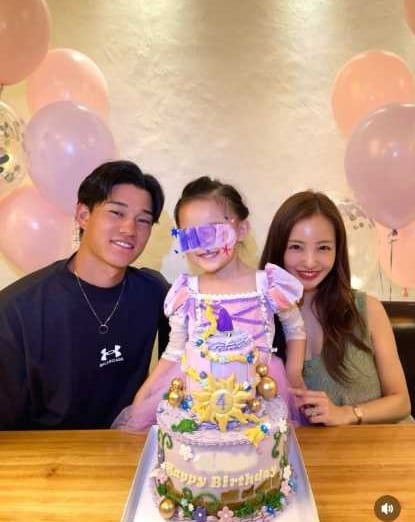 Instagram:板野友美(@tomo.i_0703)より