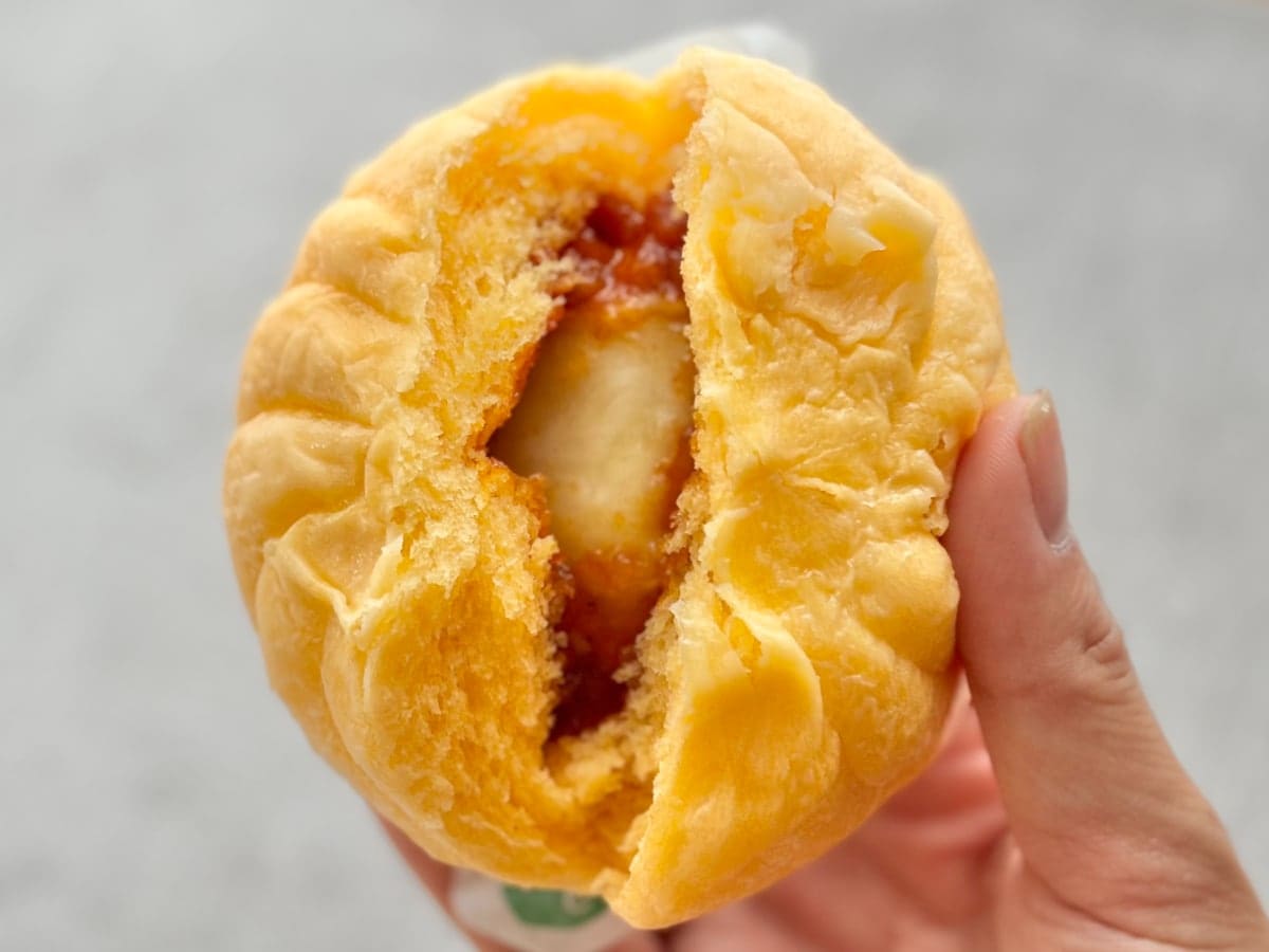 チーズがめちゃめちゃのび～る！！【ファミマ】の中華まんが「うめえ」
