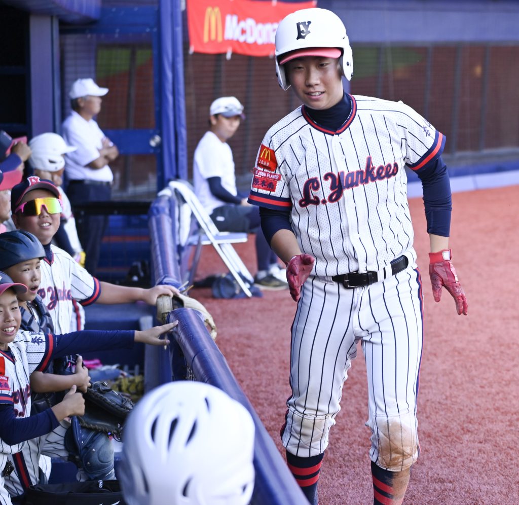 攻守に大活躍した田原本南リトルヤンキースの吉永（14日、ハードオフ新潟＝竹森公紀）