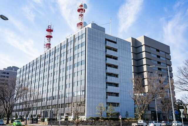 羽賀容疑者らを逮捕した愛知県警本部