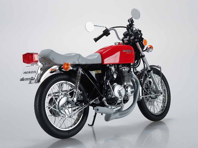 カスタムパーツを新規金型で再現した旧車プラモデル「CB400FOUR&CB750 FOUR」がアオシマから登場! 記事3