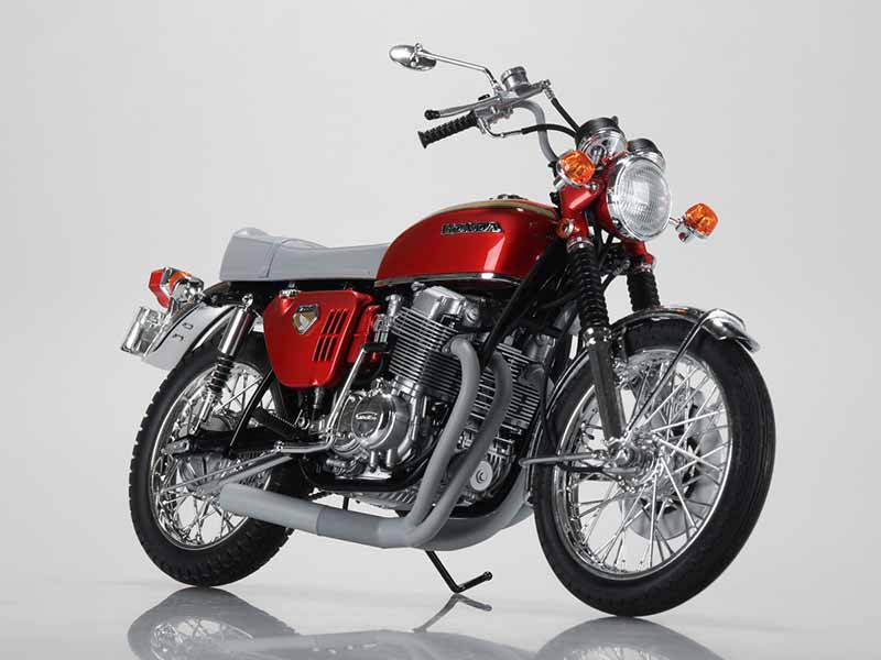 カスタムパーツを新規金型で再現した旧車プラモデル「CB400FOUR&CB750 FOUR」がアオシマから登場! 記事6