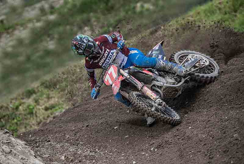 【ドゥカティ】開発中の「デスモ450 MX」駆るアレッサンドロ・ルピーノがイタリアMX1モトクロス選手権でタイトルを獲得! 記事3