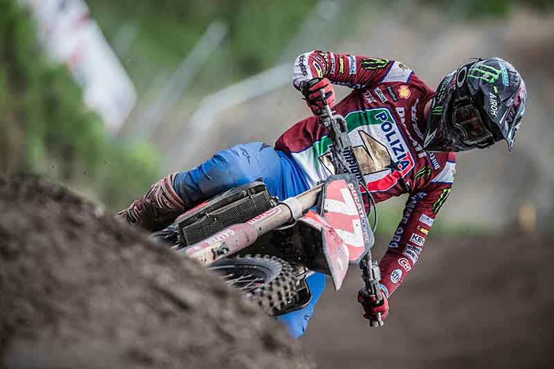 【ドゥカティ】開発中の「デスモ450 MX」駆るアレッサンドロ・ルピーノがイタリアMX1モトクロス選手権でタイトルを獲得! 記事4