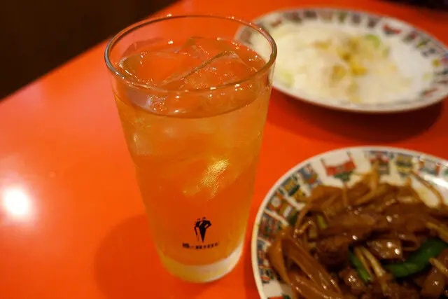 「ウーロンハイ」（350円）をおかわりしてごちそうさま