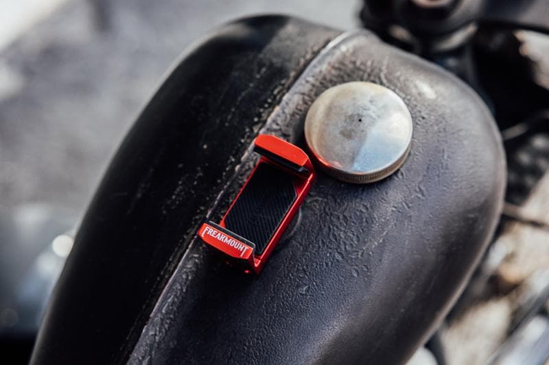 超強力マグネット式バイク用スマホホルダーの新型『FREAKMOUNT2.0』に全5色のカラーラインナップ追加！