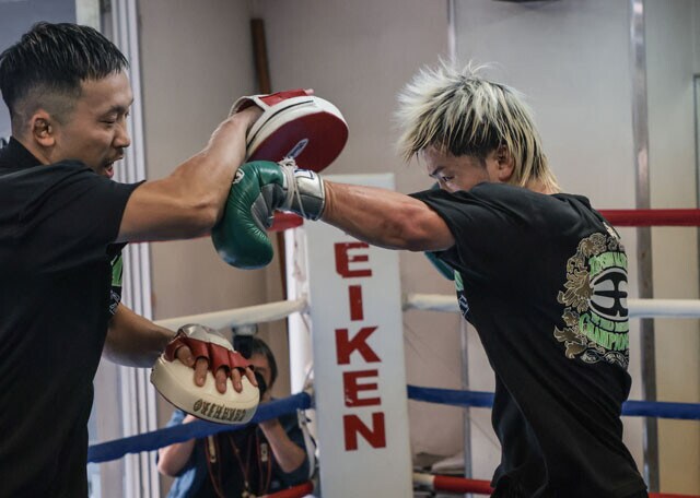 カウンターの天才と呼ばれた元2階級王者栗生トレーナーとの二人三脚